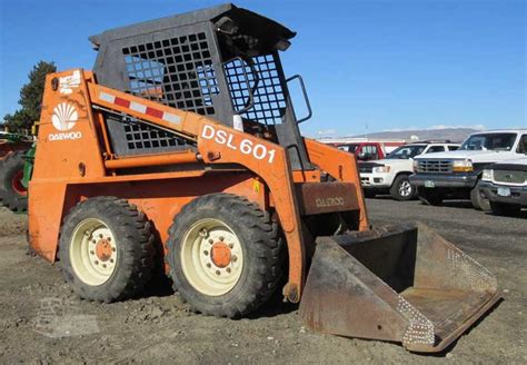 daewoo dsl601 skid steer specs|daewoo 601 skid steer parts.